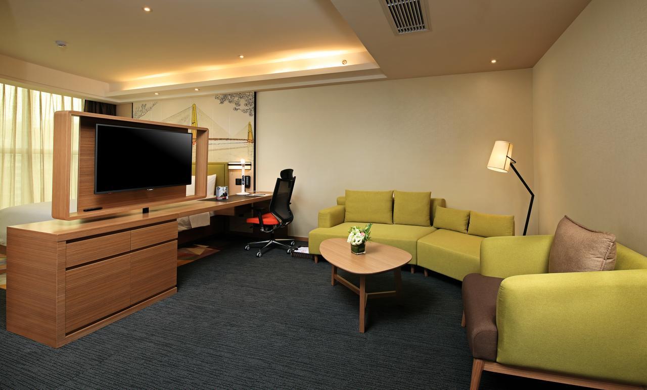 Hampton By Hilton Wuhan Tianhe Airport East Exterior photo